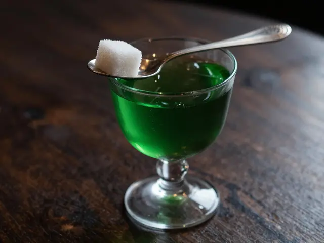 Ist Absinth giftig? Die Wahrheit über Thujon und den grünen Engel